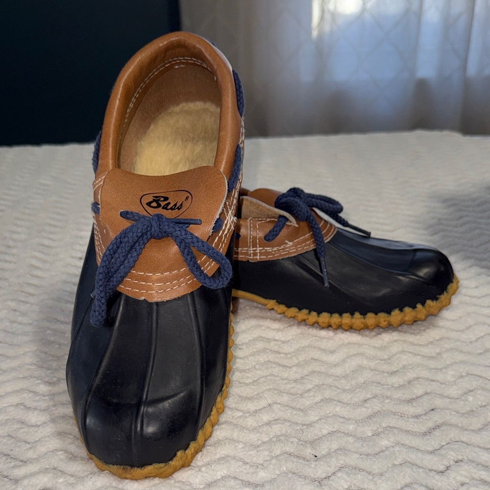 G.H. Bass & Co. Vintage Short Duck Boots Women’s size 8